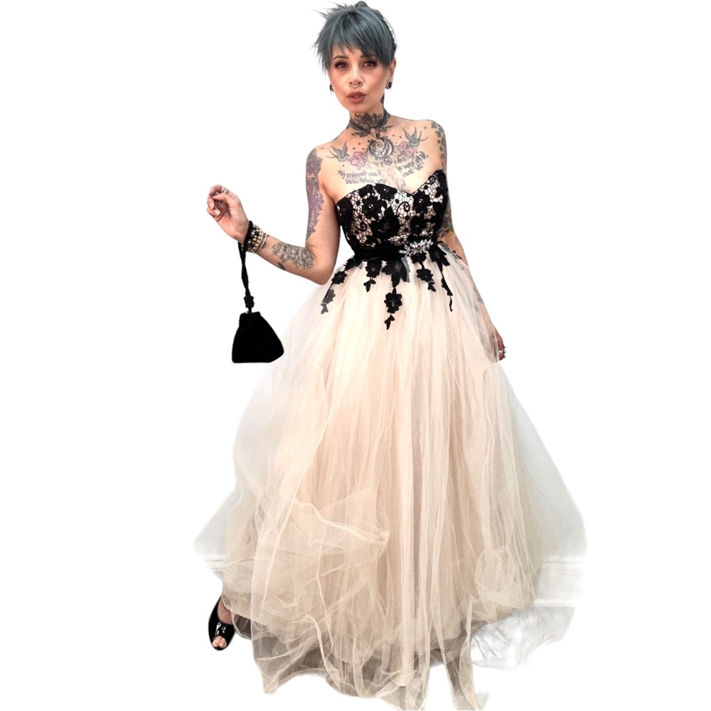 Strapless balletcore prom dress - Picture 2 of 9